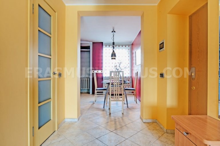 Erasmus Vilnius Flat 1 — bedroom with king size bed, Kauno gatvė in Vilnius old town