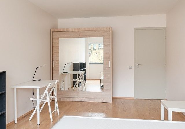 Erasmus Vilnius Flat 2 — bedroom with king size bed, Mindaugo gatvė