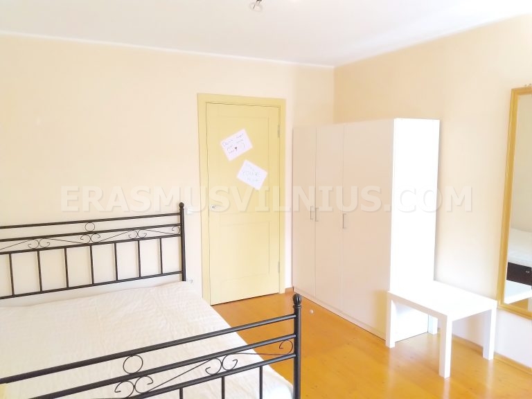 Entrance area with coat hooks in Erasmus student flat