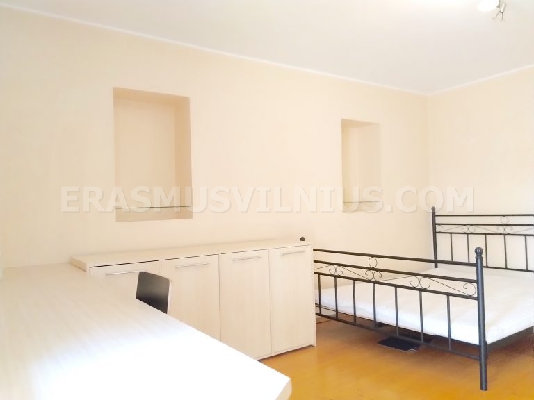 Bedroom view with wardrobe and desk in Erasmus accommodation