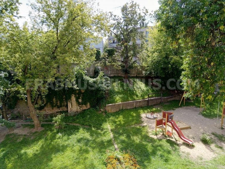 Street view of Kauno gatvė building entrance