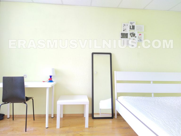 Private room with desk, wardrobe and king size bed for Erasmus students in Vilnius