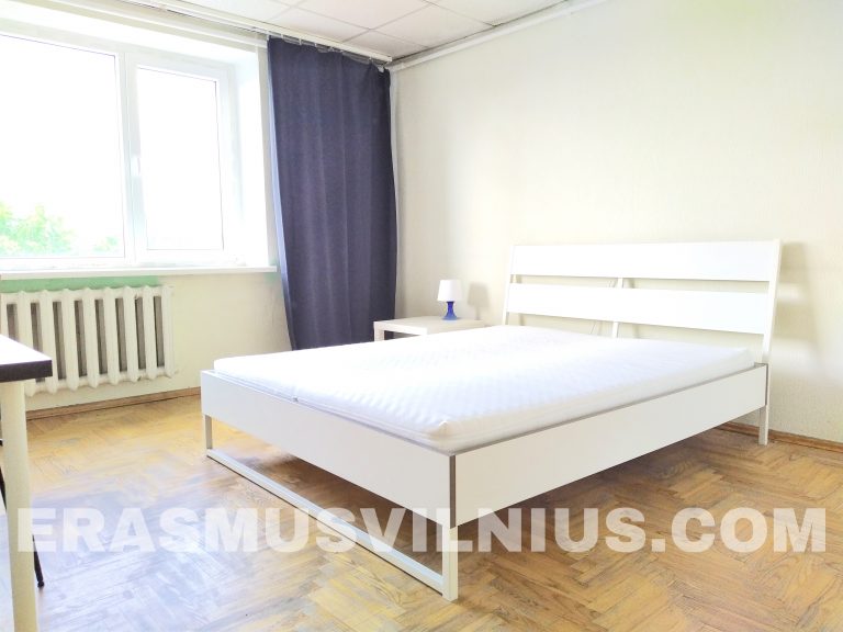 Bathroom with heated towel rack in Flat 3